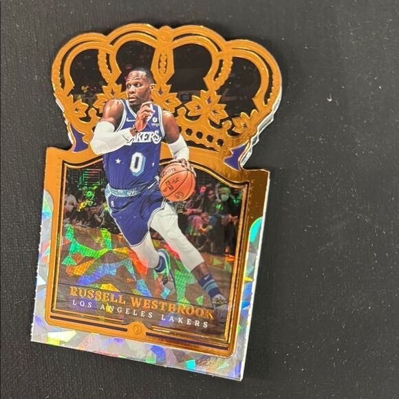 Basketball Trading Card with Gold Crown Design of Russell Westbrook refractor - Picture 3 of 3